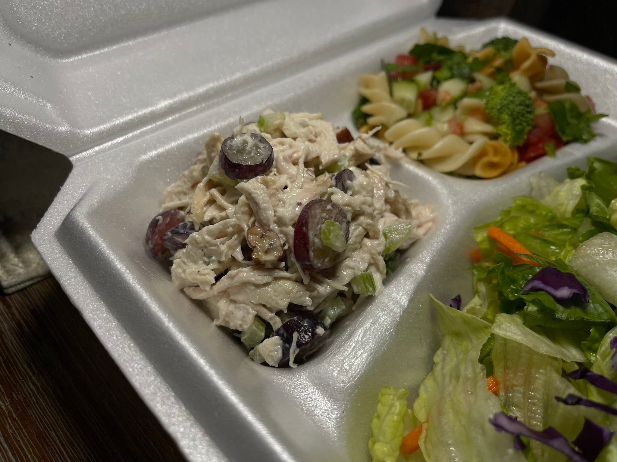 Chicken & Grape Salad / Ensalada de pollo de uva