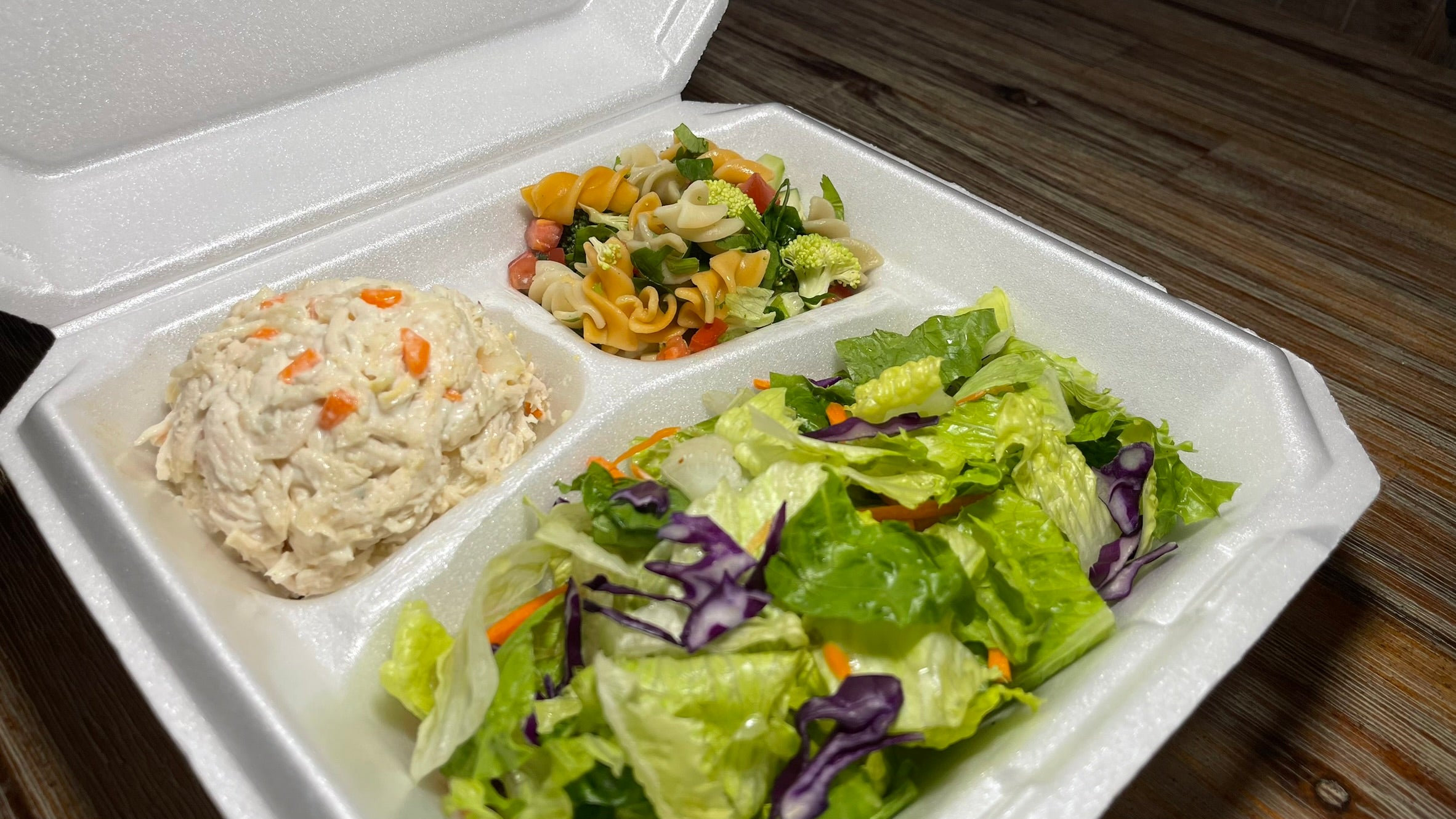 Ensalada de Pollo con Vegetales y Coditos / Chicken, Vegetable & Pasta Salad